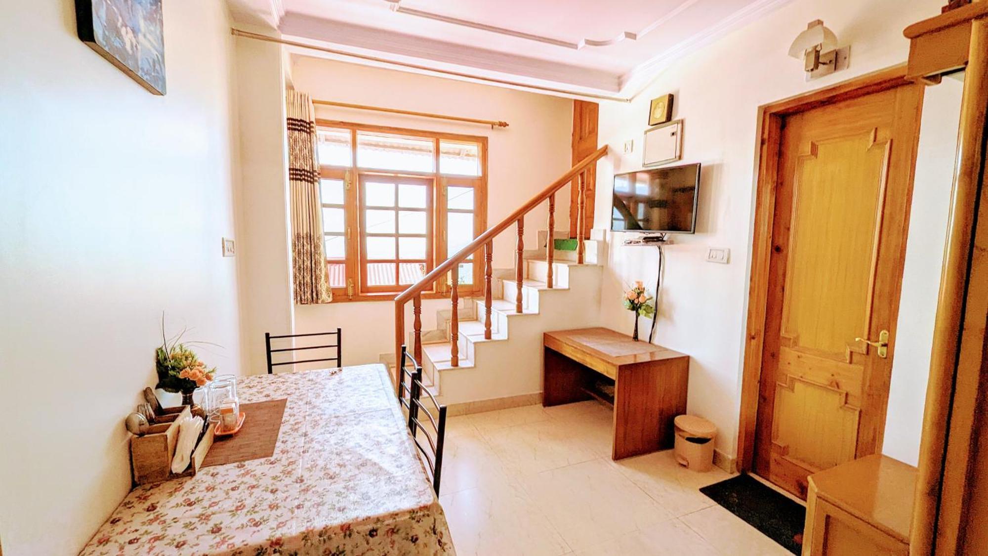 The Thistle Lodge Shimla Exterior photo